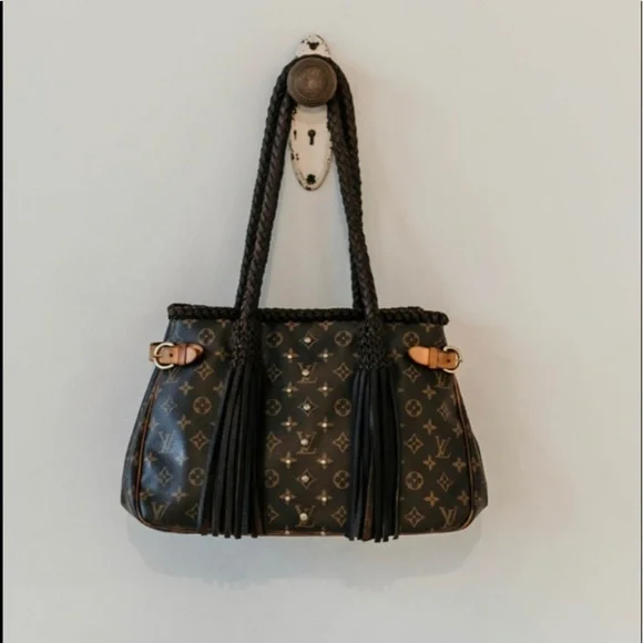Louis Vuitton Vintagebohobags The Megan with Studs - Picture 1 of 4